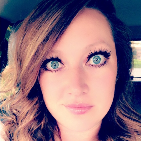 Meet your Posher, Brittney - Picture 1 of 1